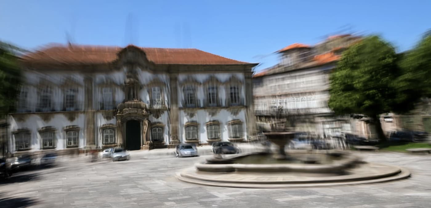 Fonte numa praça pública